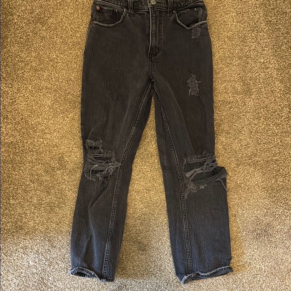 Women’s Abercrombie and Fitch distressed black jeans. 90s straight